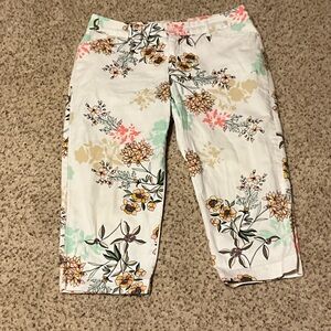 St. John’s Bay White Floral Cotton Capri Pants Size 10